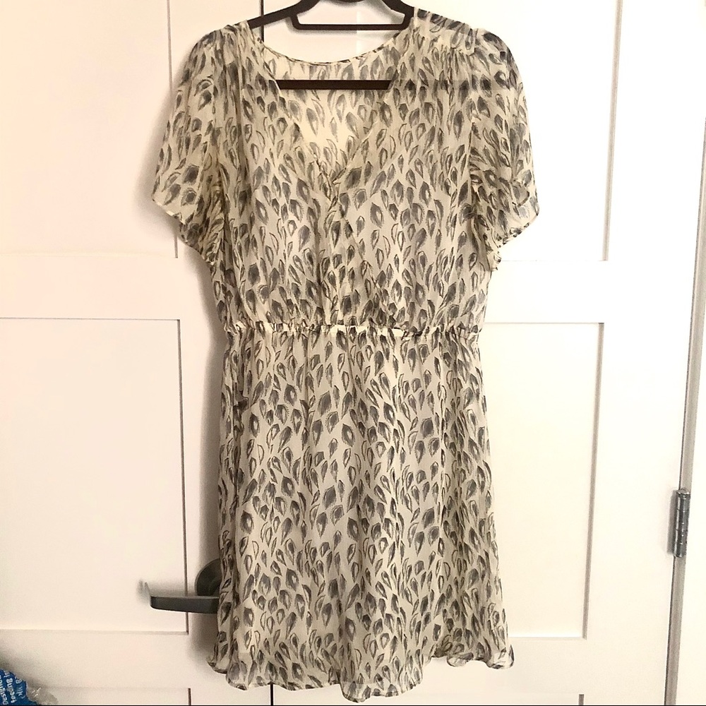 Cute Flowy Gray & White Dress